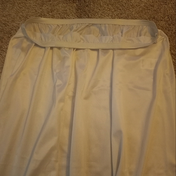 Vanity Fair Slip - Picture 4 of 5